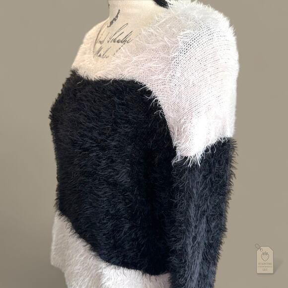 Vince Camuto PS Fuzzy Colorblock Sweater White Black Eyelash Knit Pullover - Picture 4 of 6